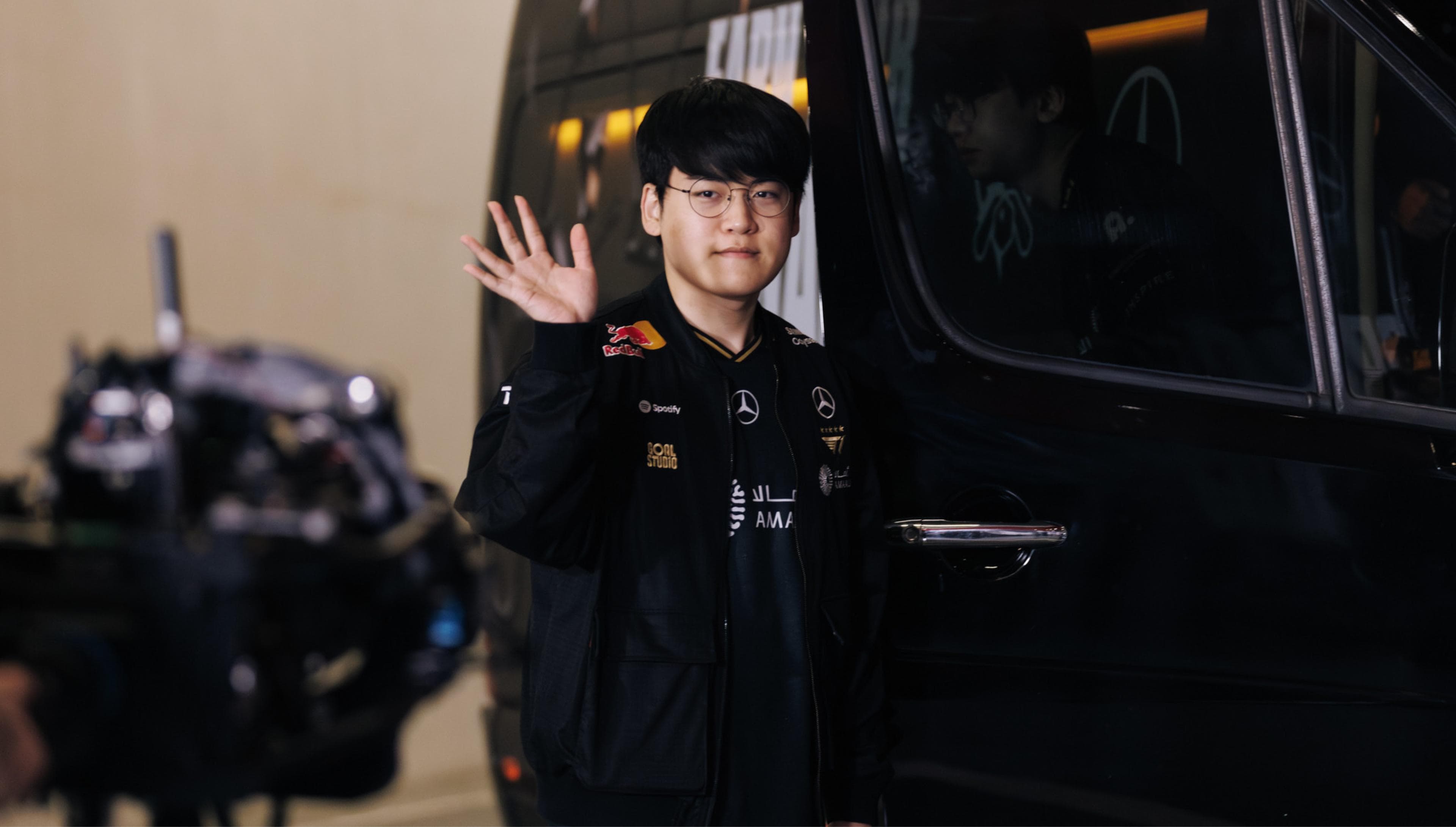 Article background image