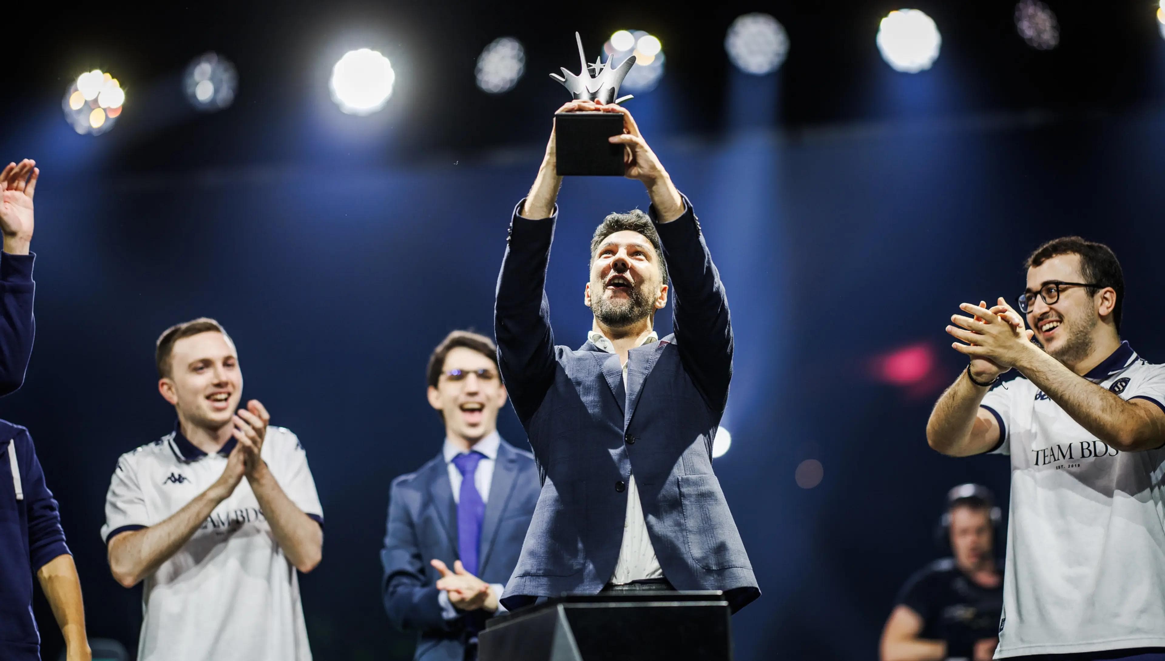 Article background image