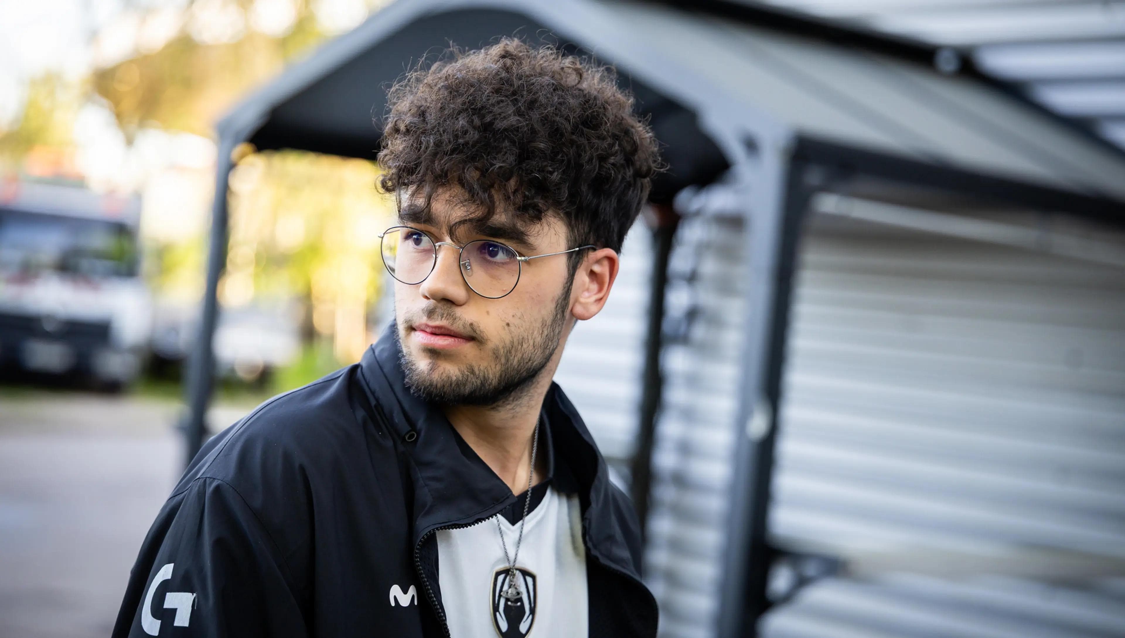 Article background image