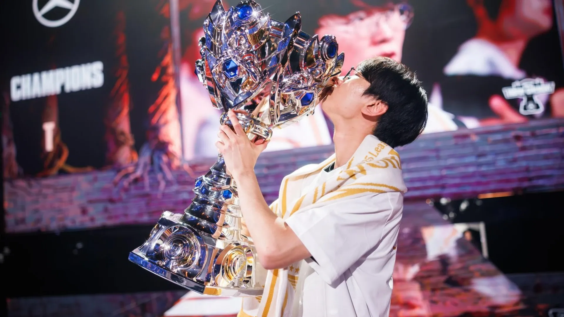 Doran lifting the trophy