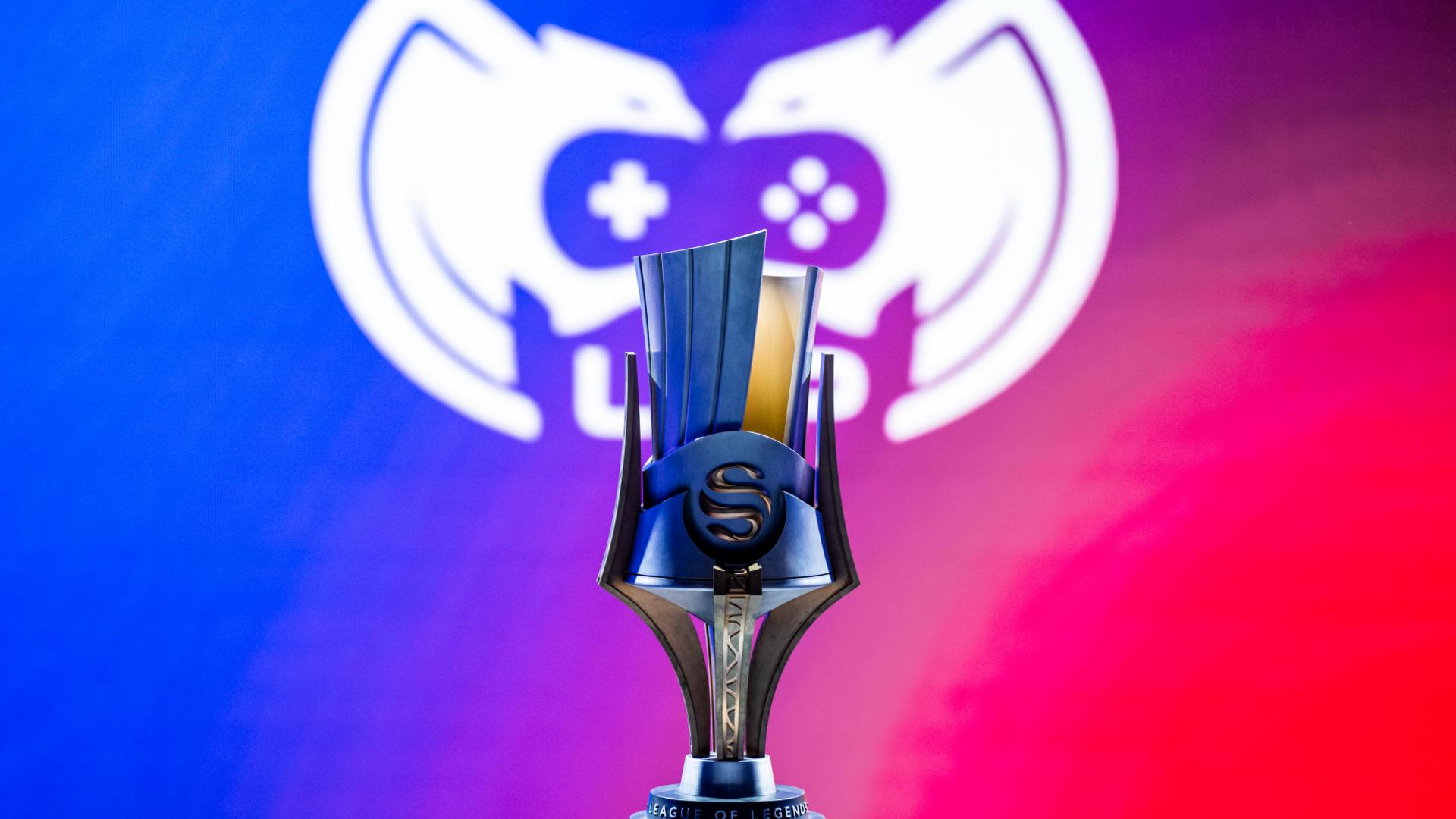 Superliga's Trophy